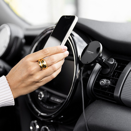 Автомобильное магнитное зарядное устройство Aura Car, черное